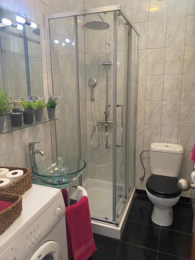 Apartamento Com Patio Na Rua Principal Da Cidade Порту Экстерьер фото